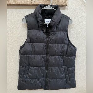 Men's Old Navy Puffy Vest in Black